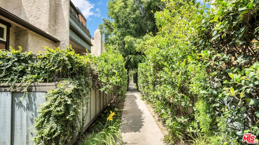 13567 Valerio Street C, Van Nuys, California 91405
