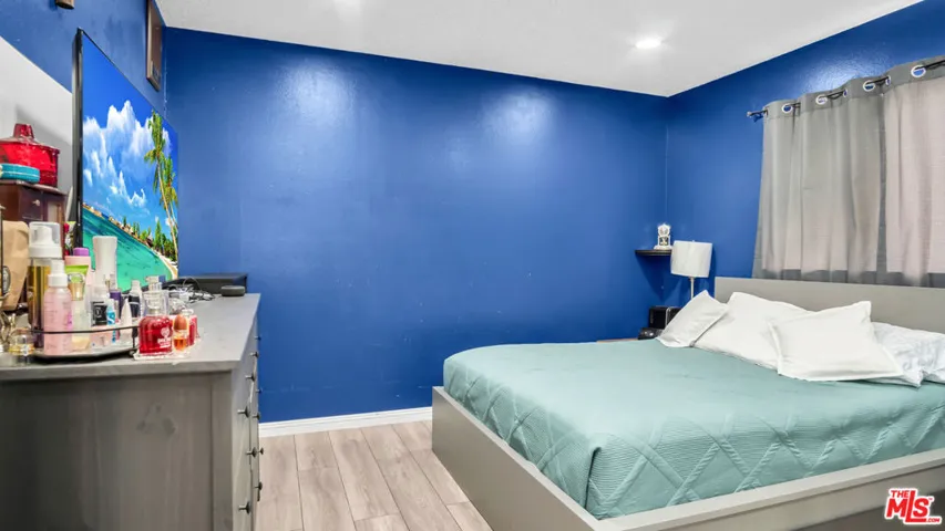 13567 Valerio Street C, Van Nuys, California 91405