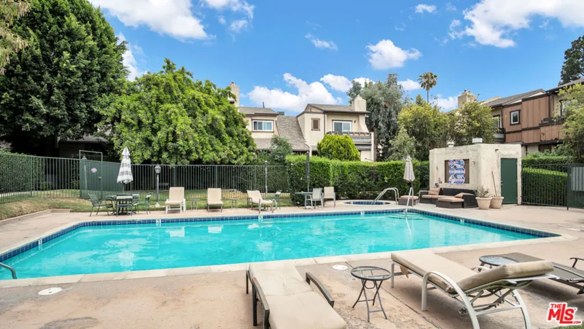 13567 Valerio Street C, Van Nuys, California 91405
