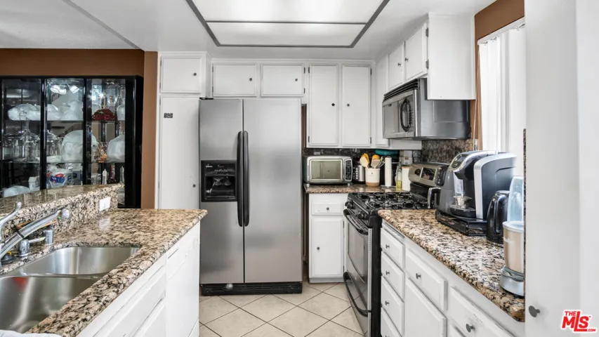 13567 Valerio Street C, Van Nuys, California 91405