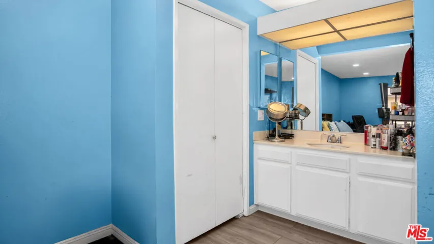 13567 Valerio Street C, Van Nuys, California 91405