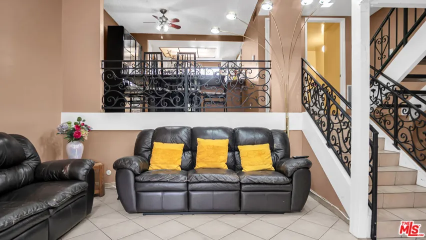 13567 Valerio Street C, Van Nuys, California 91405