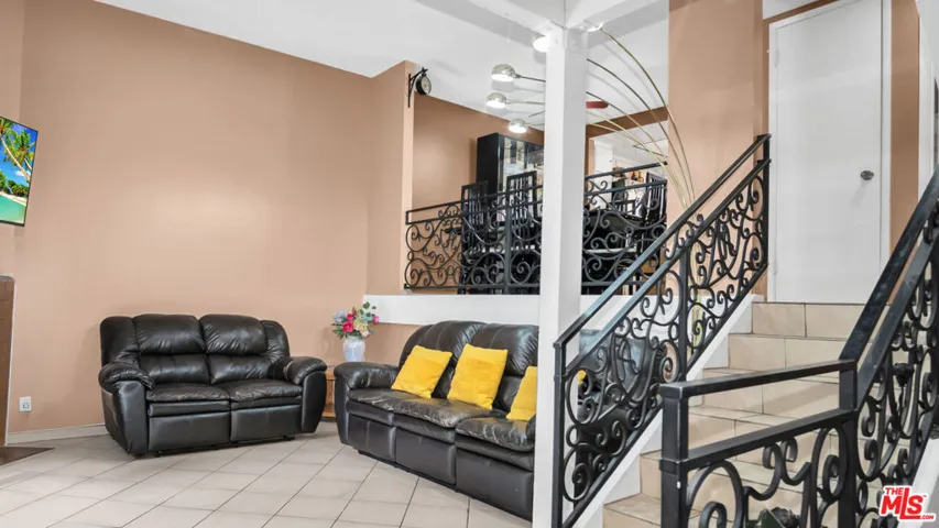 13567 Valerio Street C, Van Nuys, California 91405