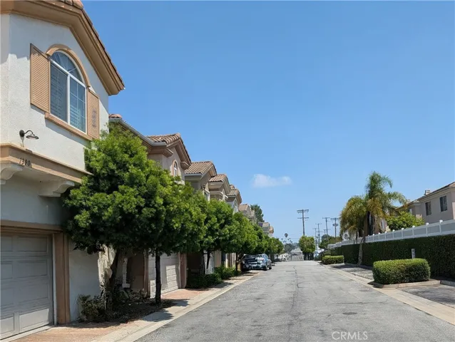 Small community with abundant guest parking