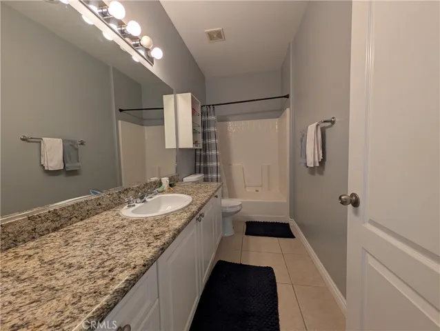 Upstair Hallway Bath