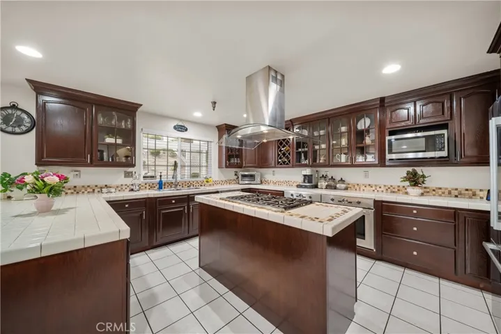 12647 Hubbard Street, Sylmar, California 91342