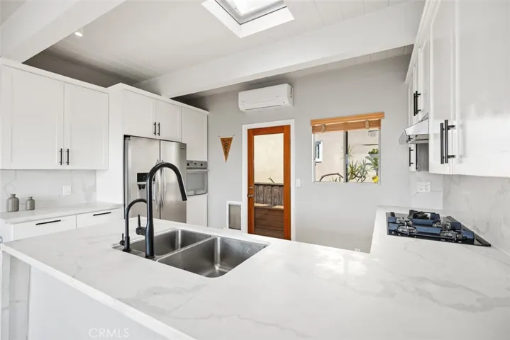 31888 Hillside, Laguna Beach, California 92651