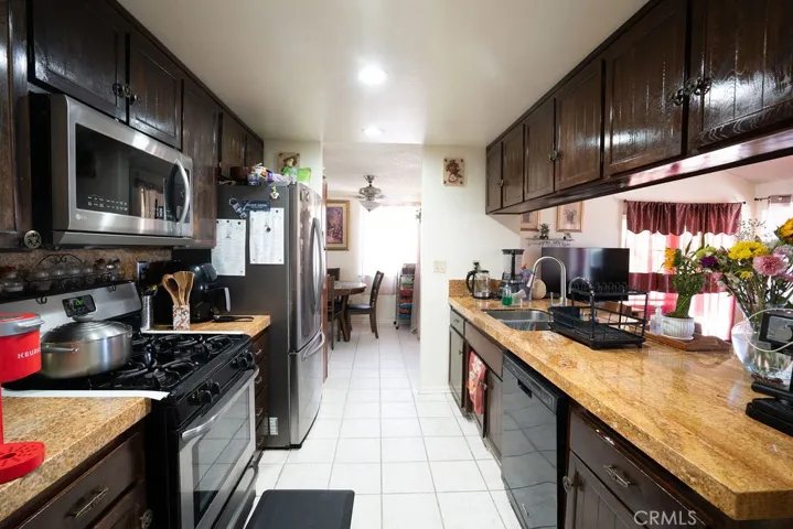 37406 3rd E, Palmdale, California 93550