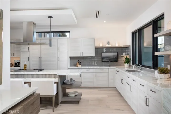 358 Dahlia Place, Corona Del Mar, California 92625