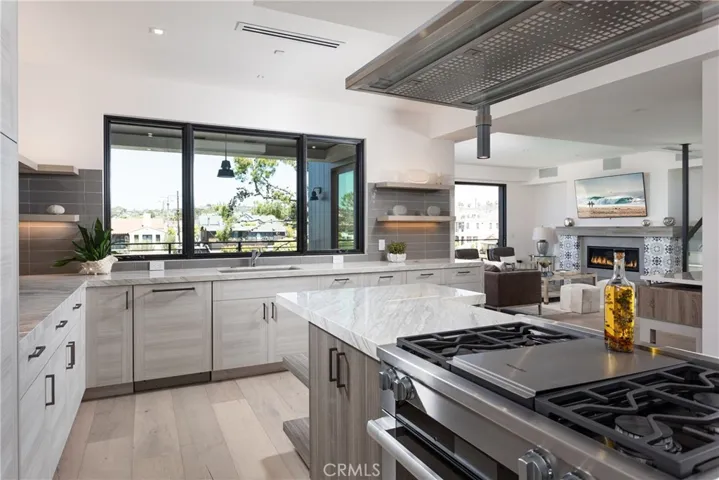 358 Dahlia Place, Corona Del Mar, California 92625