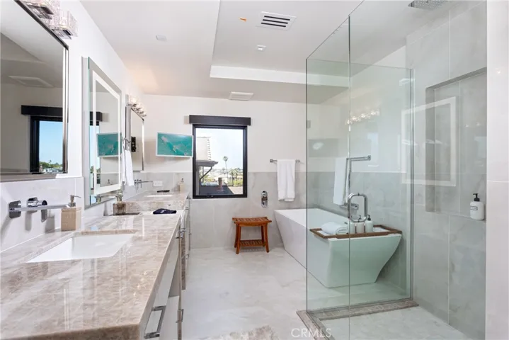 358 Dahlia Place, Corona Del Mar, California 92625