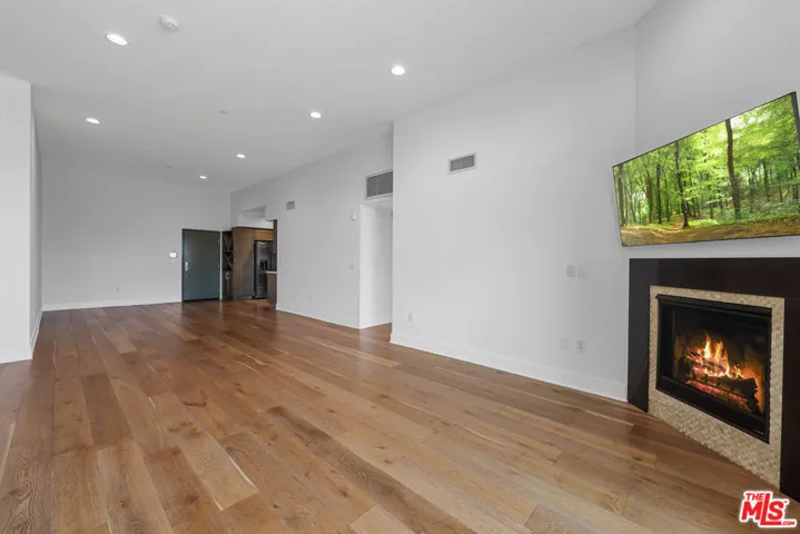 Living / Dining Area