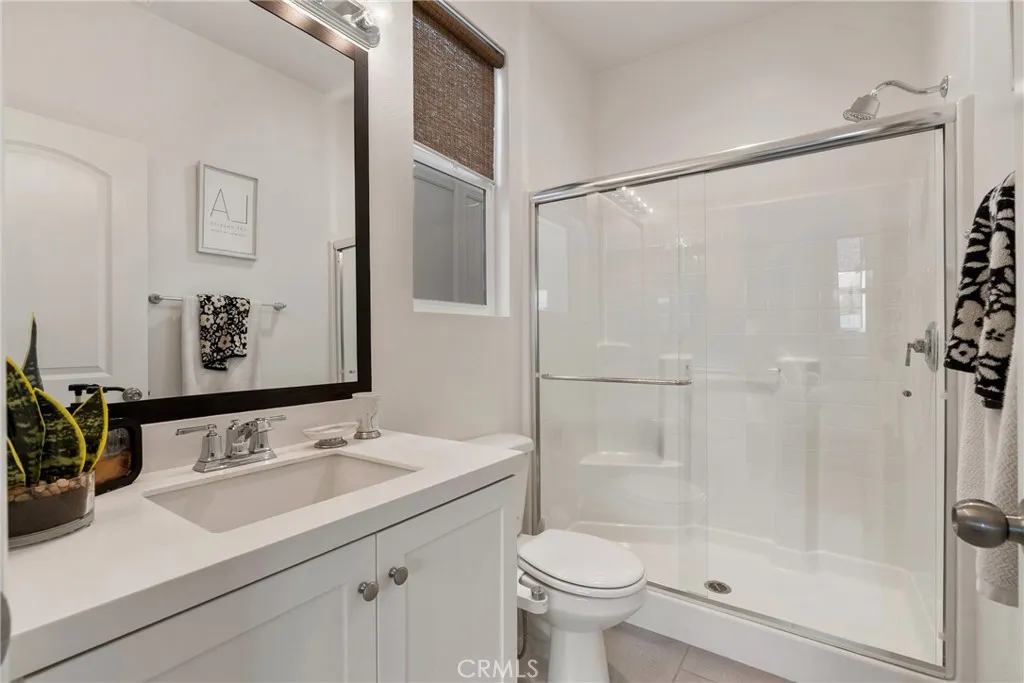 Main Level En Suite Bath