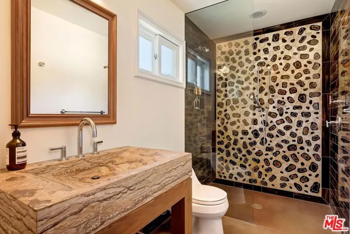 Rear Guest Unit/Pool House Bat