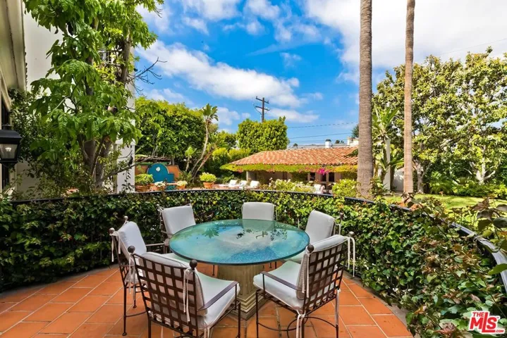 Rear "morning" Patio Overlooki