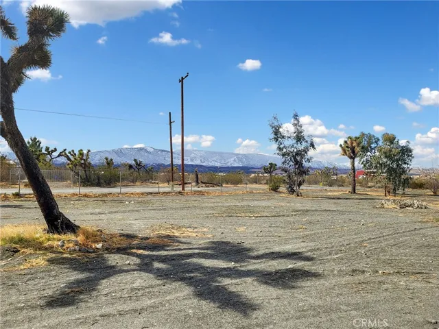 2572 Tokay Road, Phelan, California 92371