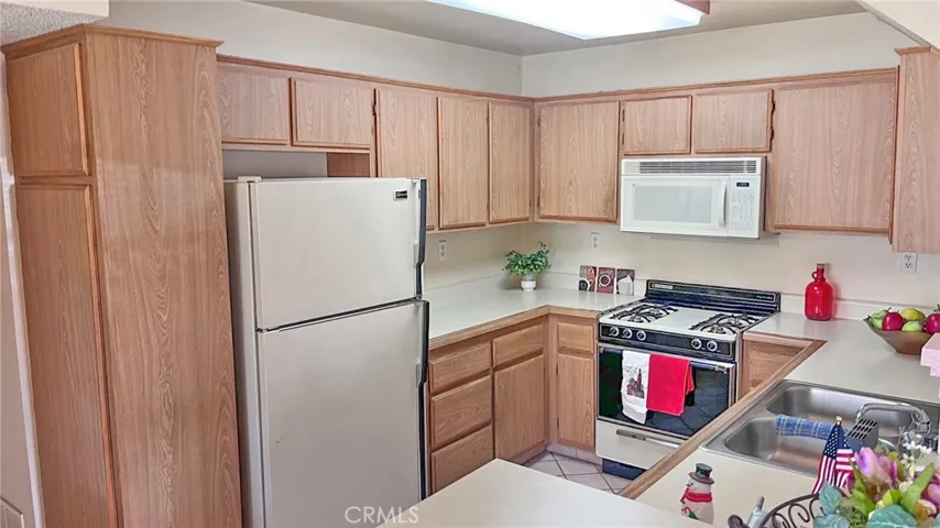 978 W Arrow Highway F, Upland, California 91786