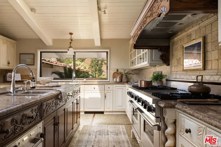 28611 Bamfield Drive, Agoura Hills, California 91301