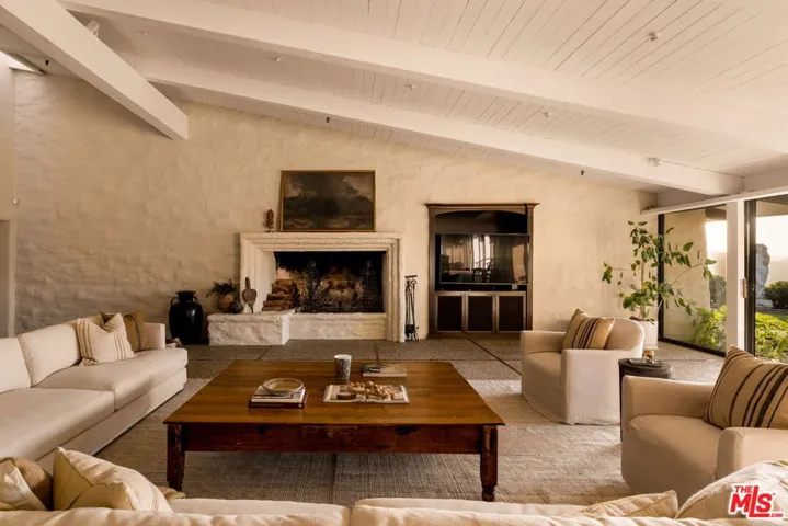 28611 Bamfield Drive, Agoura Hills, California 91301