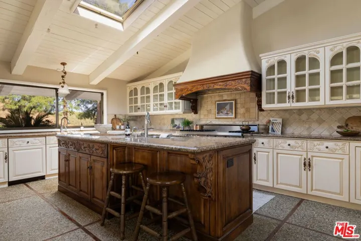 28611 Bamfield Drive, Agoura Hills, California 91301