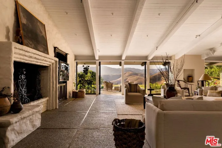 28611 Bamfield Drive, Agoura Hills, California 91301