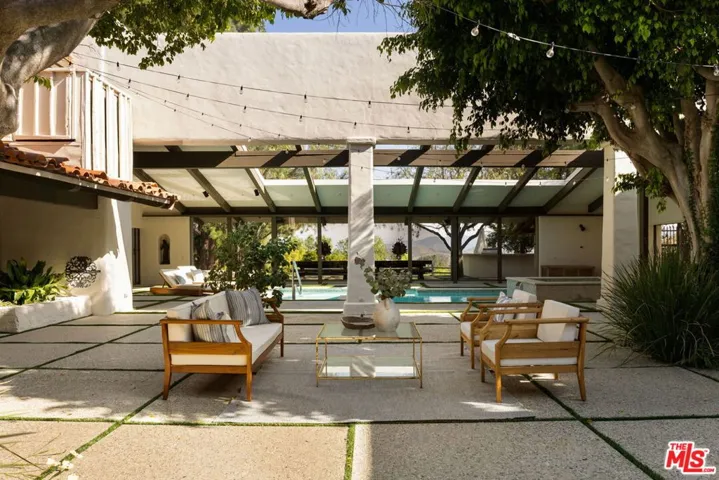 28611 Bamfield Drive, Agoura Hills, California 91301