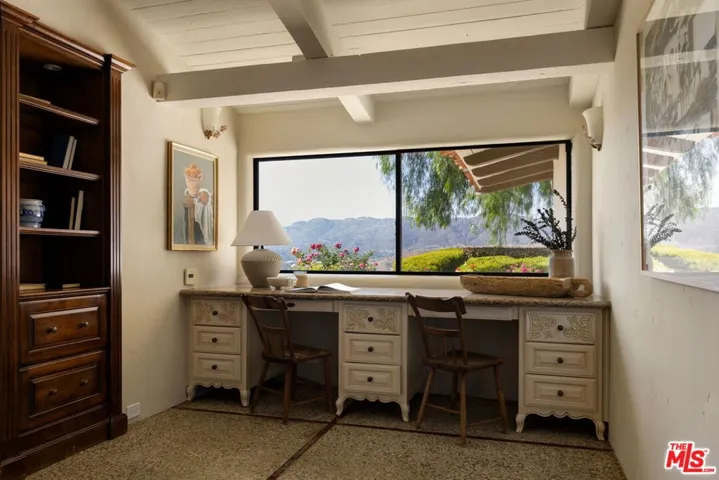 28611 Bamfield Drive, Agoura Hills, California 91301