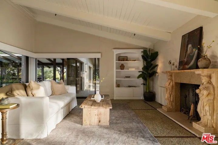 28611 Bamfield Drive, Agoura Hills, California 91301