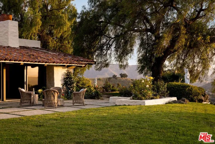 28611 Bamfield Drive, Agoura Hills, California 91301