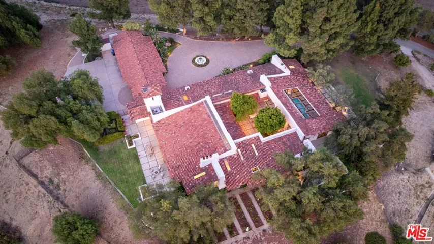 28611 Bamfield Drive, Agoura Hills, California 91301