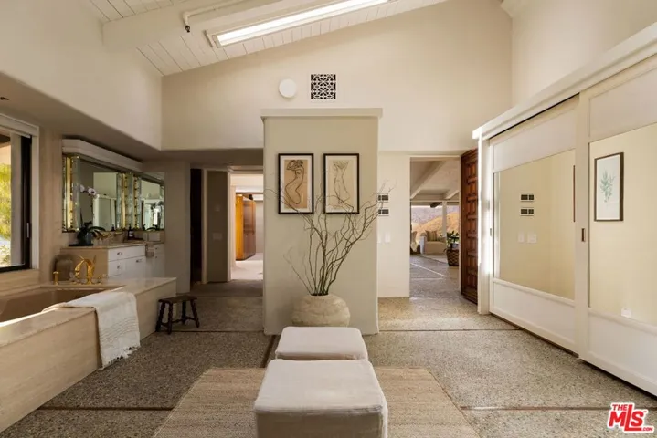 28611 Bamfield Drive, Agoura Hills, California 91301