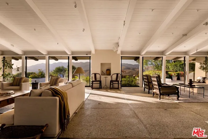 28611 Bamfield Drive, Agoura Hills, California 91301