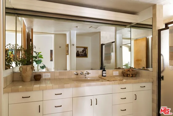 28611 Bamfield Drive, Agoura Hills, California 91301