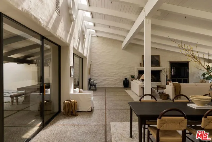 28611 Bamfield Drive, Agoura Hills, California 91301
