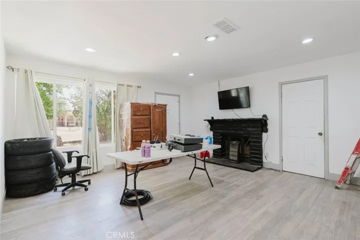40155 176th Street E, Palmdale, California 93591