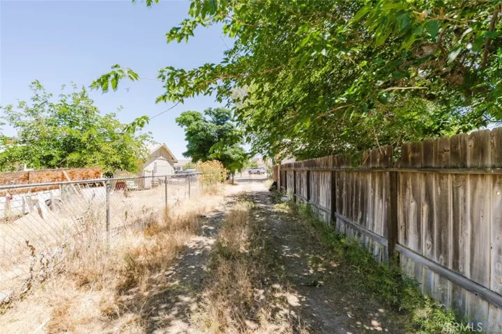 40155 176th Street E, Palmdale, California 93591