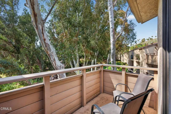 23-web-or-mls-Upmarketmedia_747SenC40-06