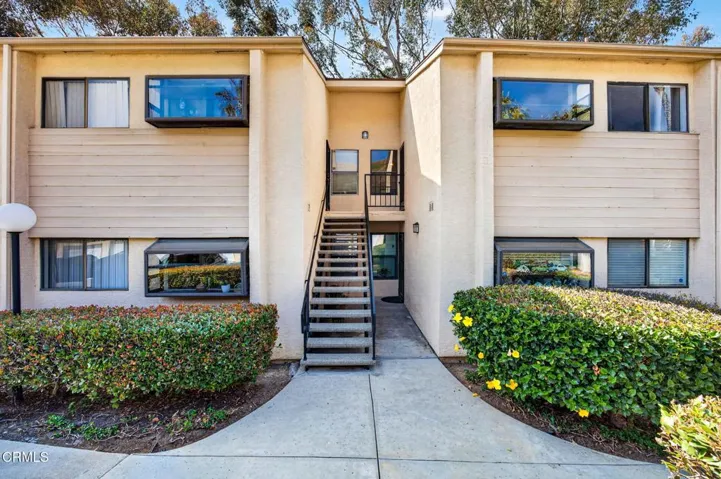 1-web-or-mls-Upmarketmedia_747SenC40-004