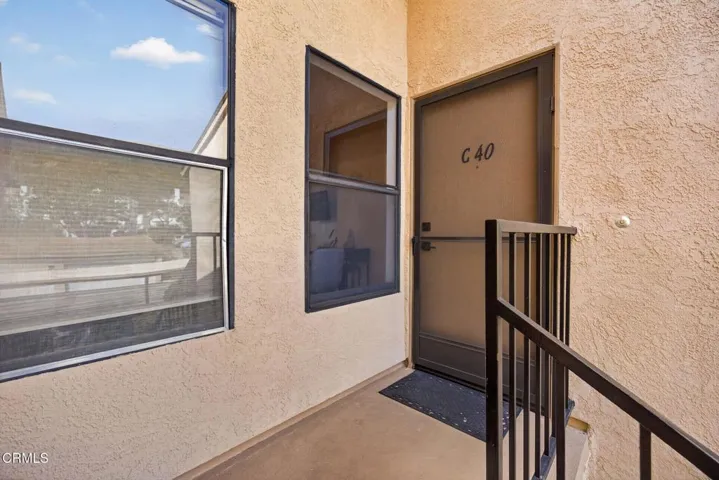 3-web-or-mls-Upmarketmedia_747SenC40-007