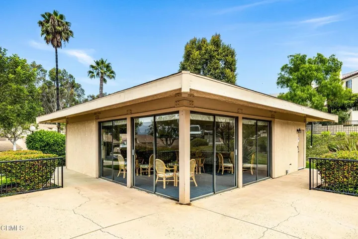33-web-or-mls-UpmarketMedia_SenecaGarden