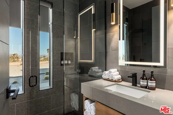 Unit 1 - Bathroom #2