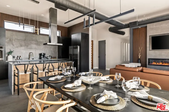 Unit 1 - Dining/Kitchen