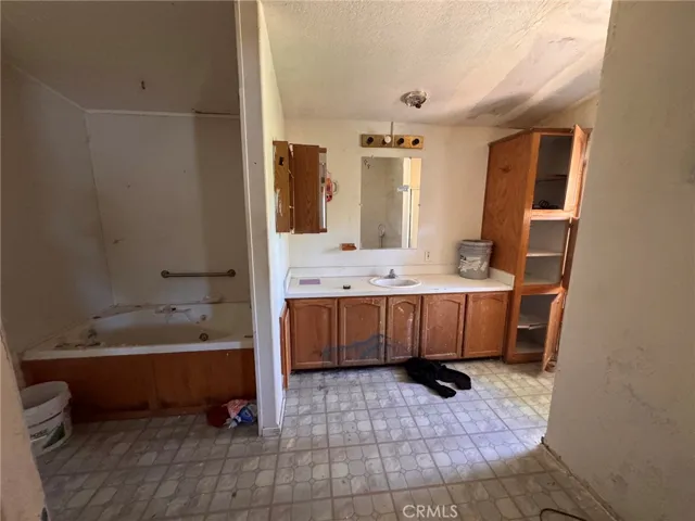 10703 Paradise Court, Kelseyville, California 95451