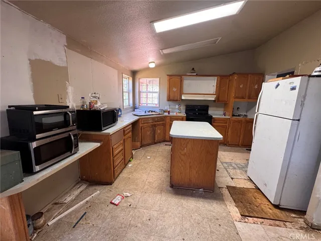 10703 Paradise Court, Kelseyville, California 95451