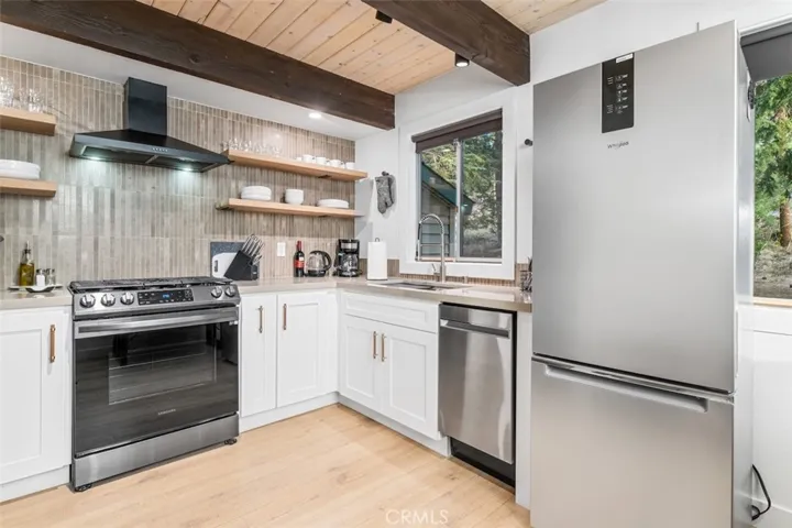 Completely updated kitchen, remodeled in 2022. Comes with all appliances