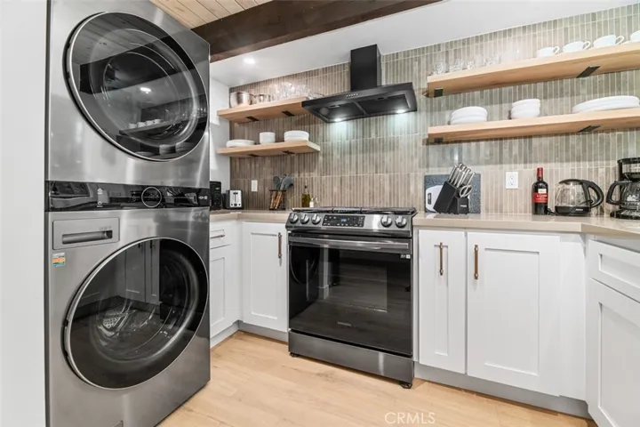 Completely updated kitchen, remodeled in 2022. Comes with all appliances