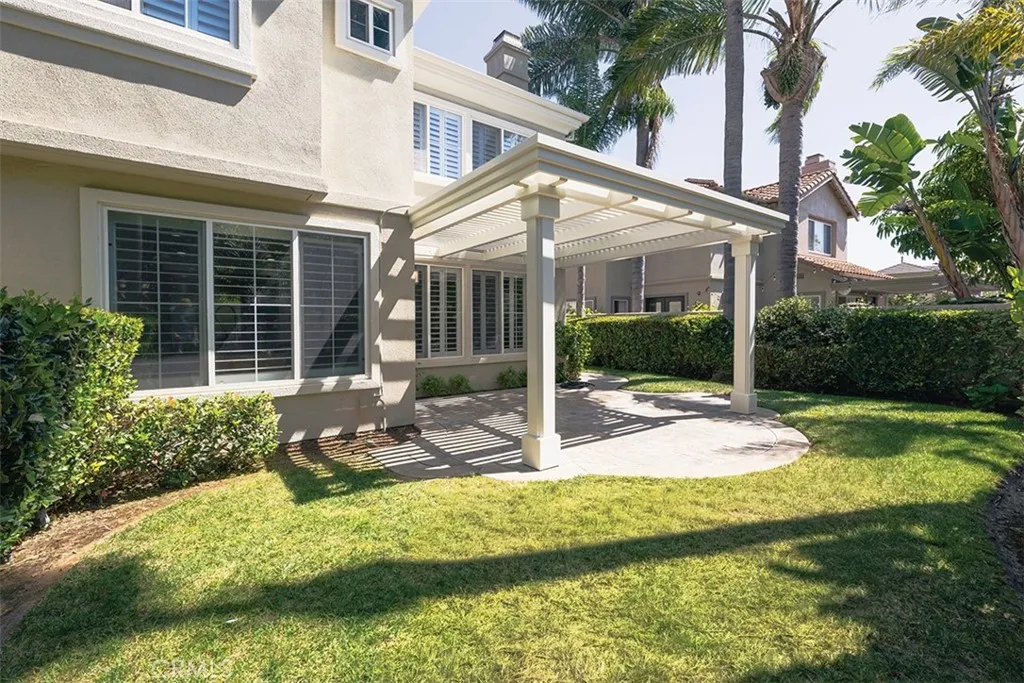 Beautiful Private Backyard perfect for entertaining. Beautiful Private Backyard perfect for entertaining.