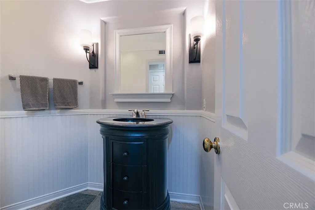 Powder room on lower level. Powder room on lower level.