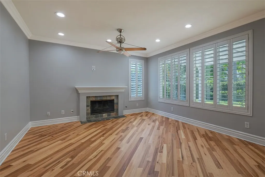 Spacious family room overlooking the backyard. Spacious family room overlooking the backyard.