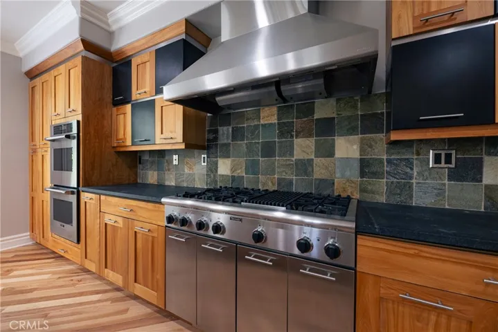 Thermador Professional 6 burner cooktop with griddle.